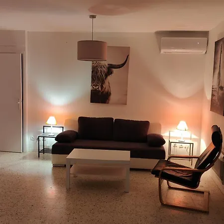 Ferienhaus Maison Climatisee Pour Vous Seul Avec Piscine Et Jardin